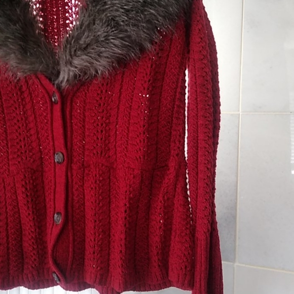 Cache Sweater Fur Red Burgandy Large Womans - Picture 3 of 10